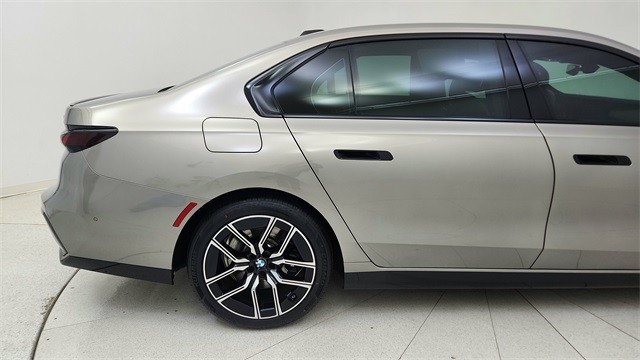2023 BMW 7 Series 740i RWD