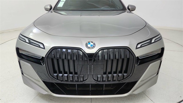 2023 BMW 7 Series 740i RWD