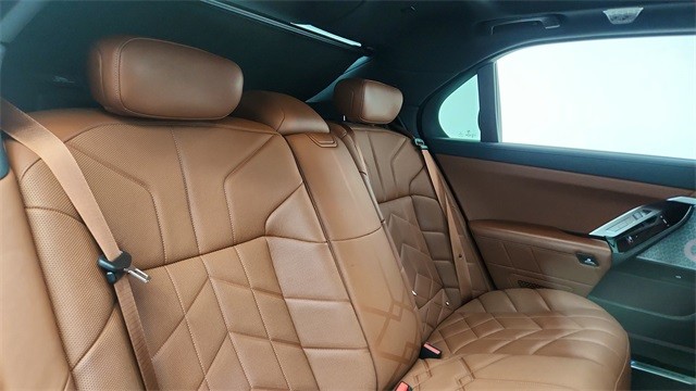 2023 BMW 7 Series 740i RWD