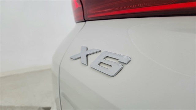 2023 BMW X6 xDrive40i AWD