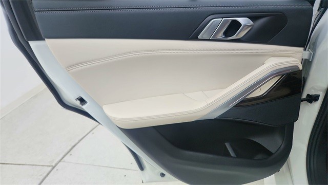 2023 BMW X6 xDrive40i AWD