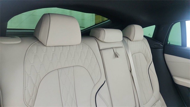 2023 BMW X6 xDrive40i AWD