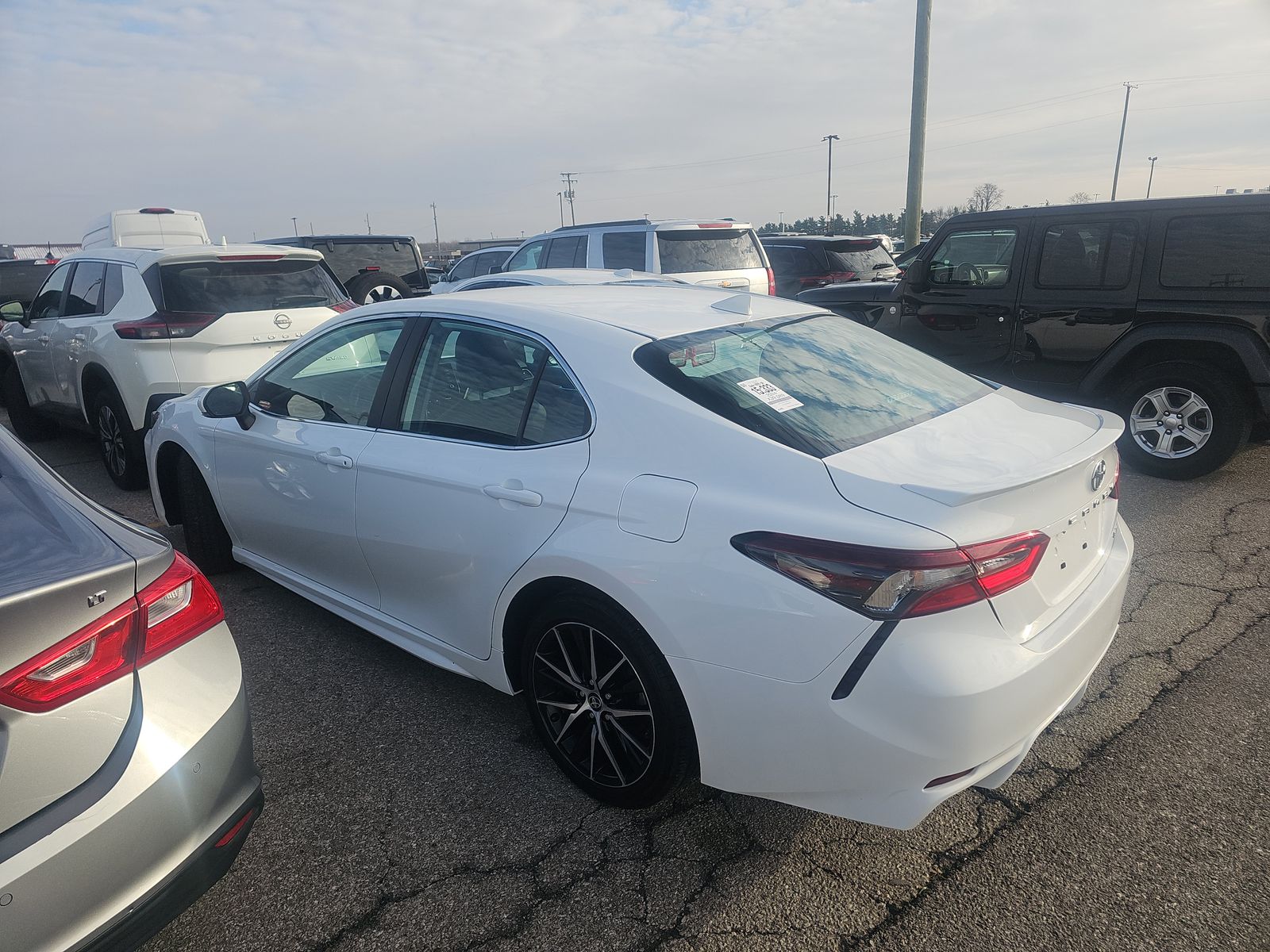 2024 Toyota Camry SE FWD