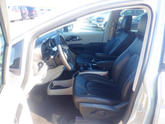 2024 Chrysler Pacifica Touring L FWD