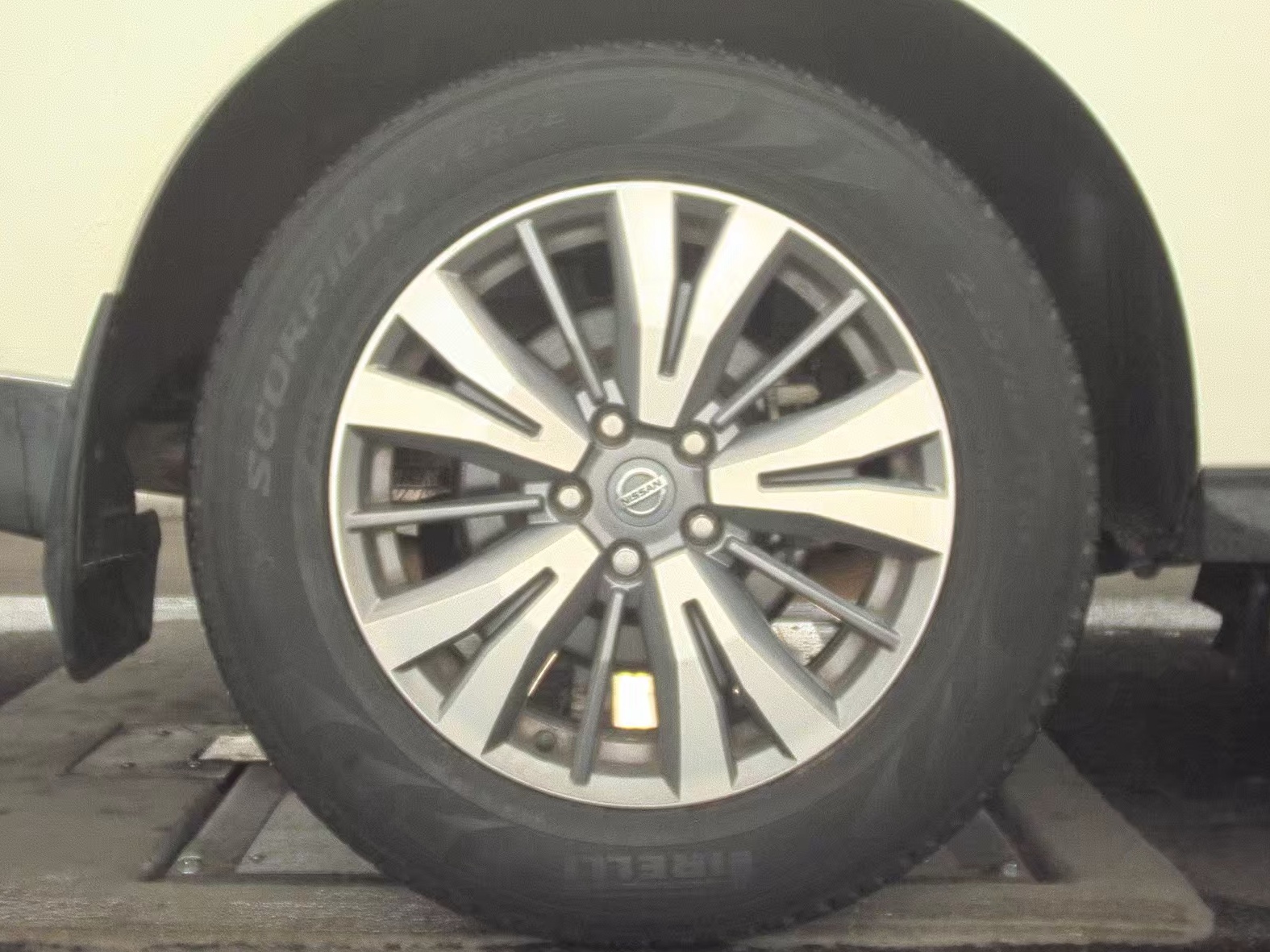 2020 Nissan Pathfinder SV FWD