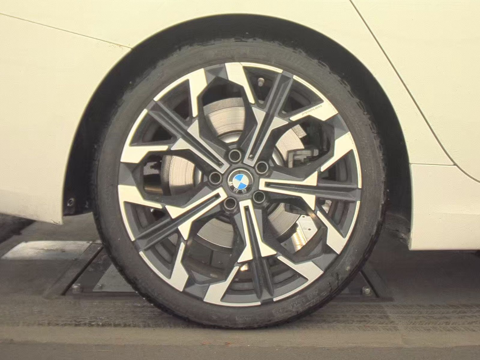 2025 BMW 3 Series 330i xDrive AWD