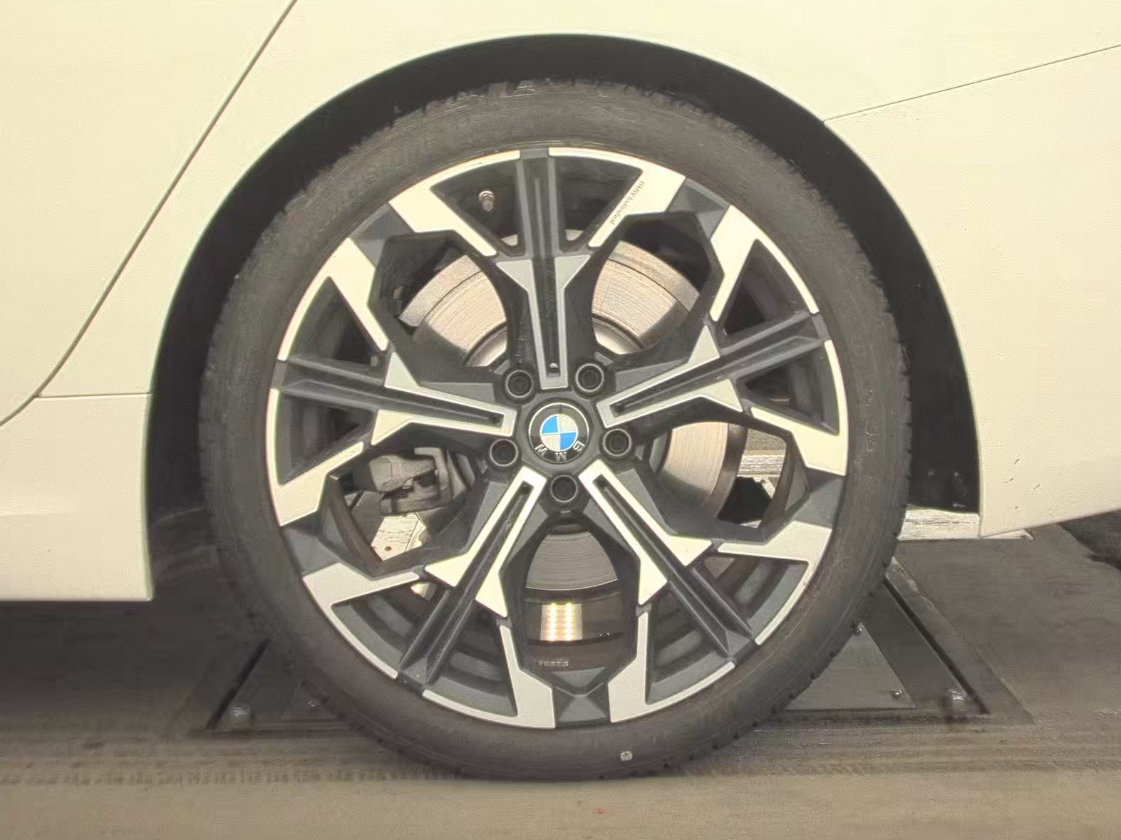 2025 BMW 3 Series 330i xDrive AWD