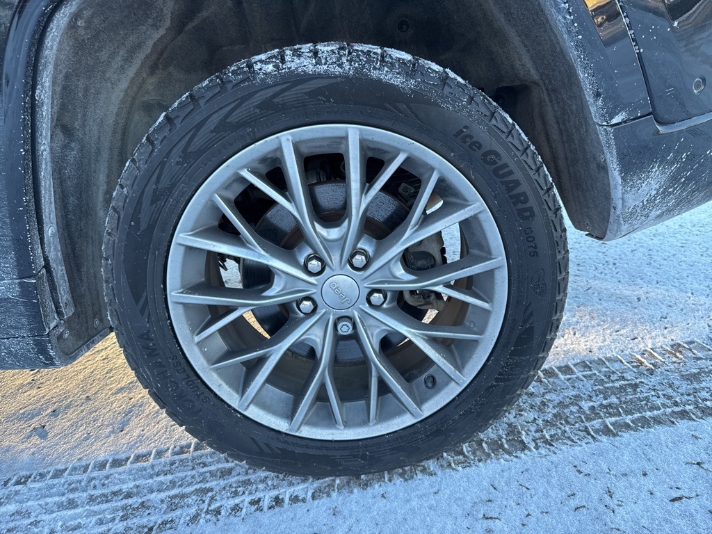 2022 Jeep Grand Cherokee Summit AWD