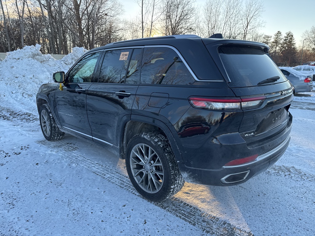 2022 Jeep Grand Cherokee Summit AWD