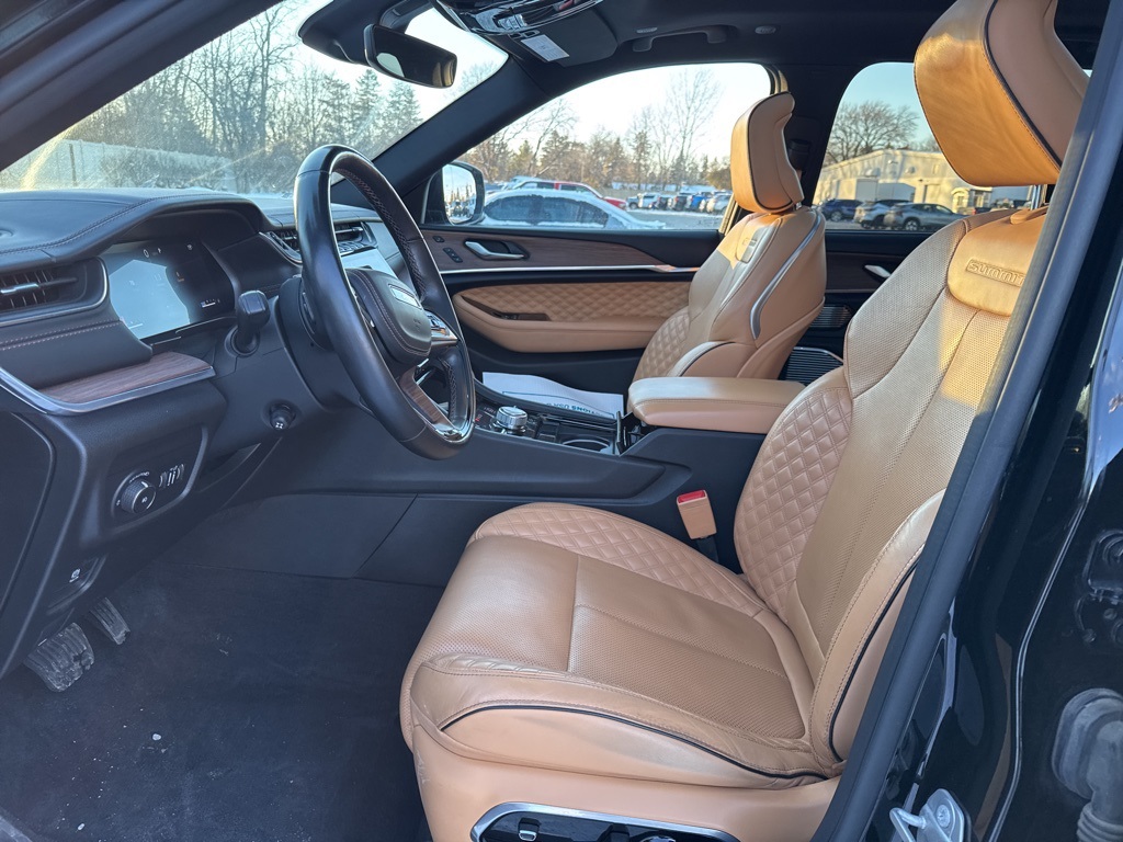 2022 Jeep Grand Cherokee Summit AWD