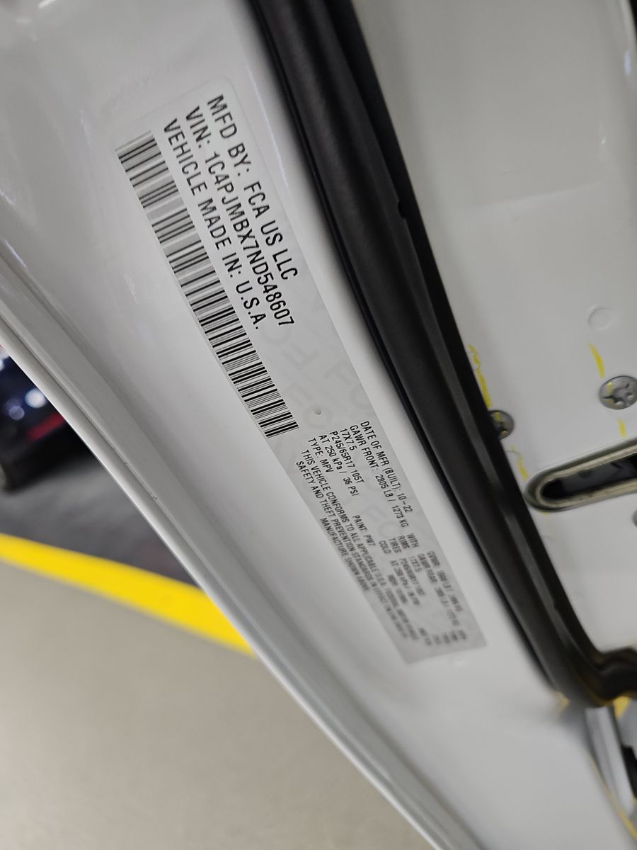 2022 Jeep Cherokee Trailhawk AWD