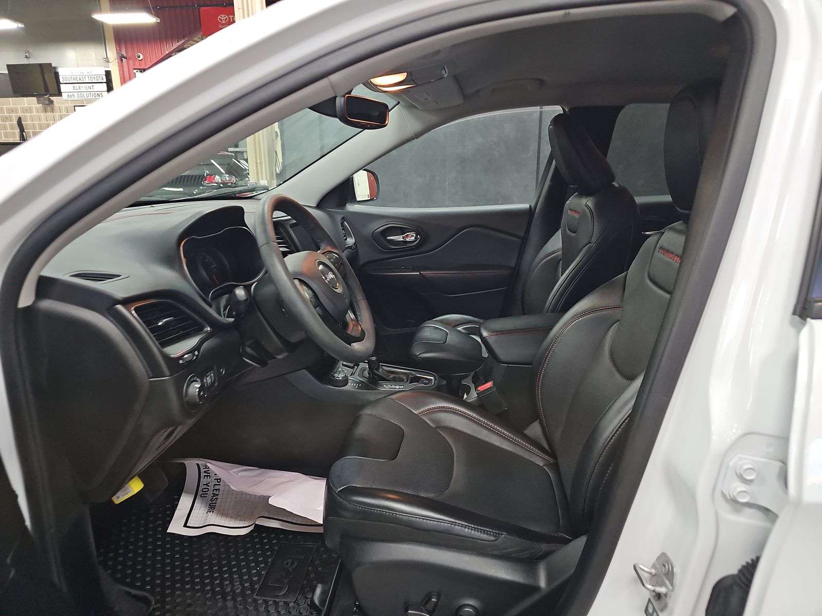 2022 Jeep Cherokee Trailhawk AWD