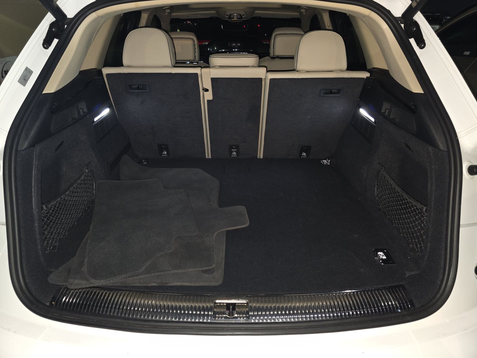 2022 Audi Q5 e Plug-In Hybrid S line Premium Plus AWD