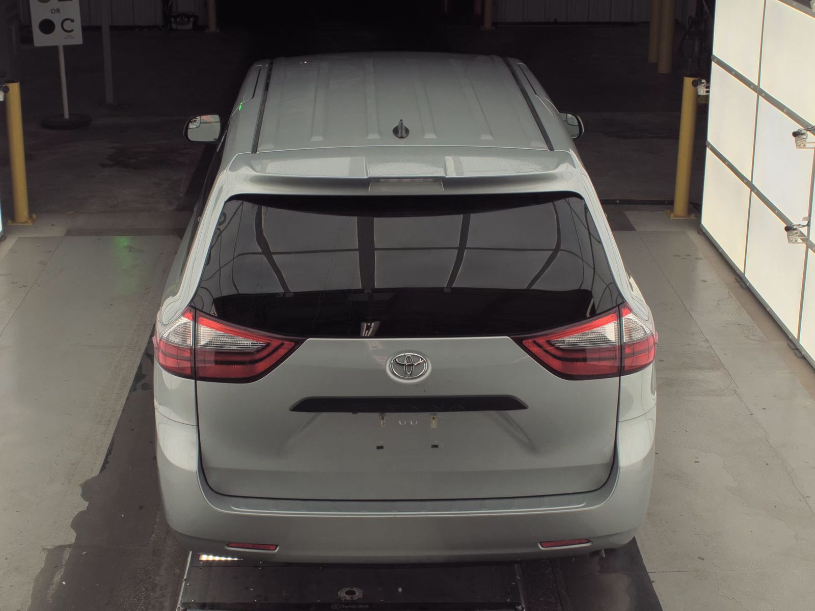 2020 Toyota Sienna L FWD