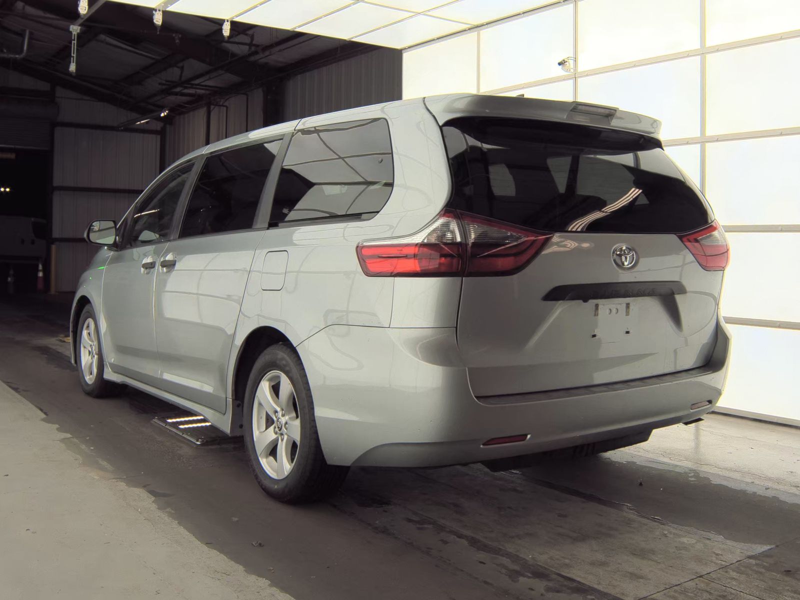 2020 Toyota Sienna L FWD