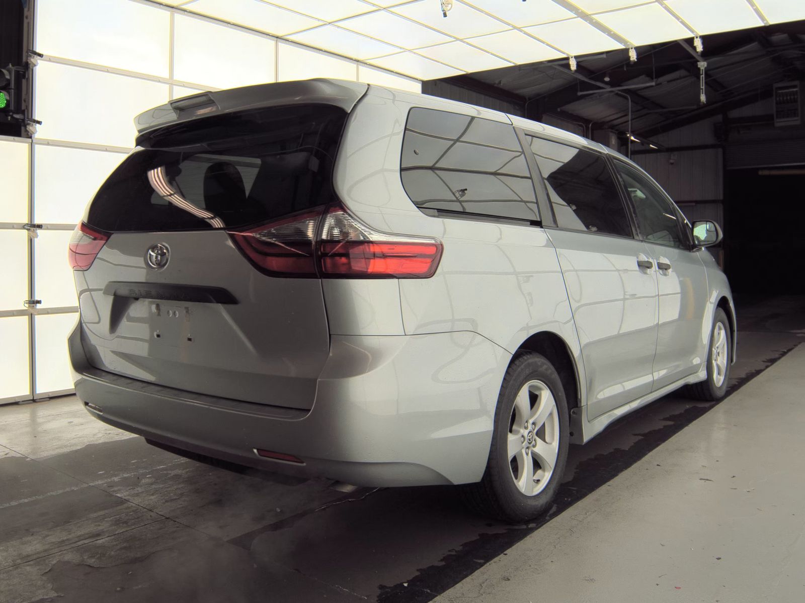 2020 Toyota Sienna L FWD