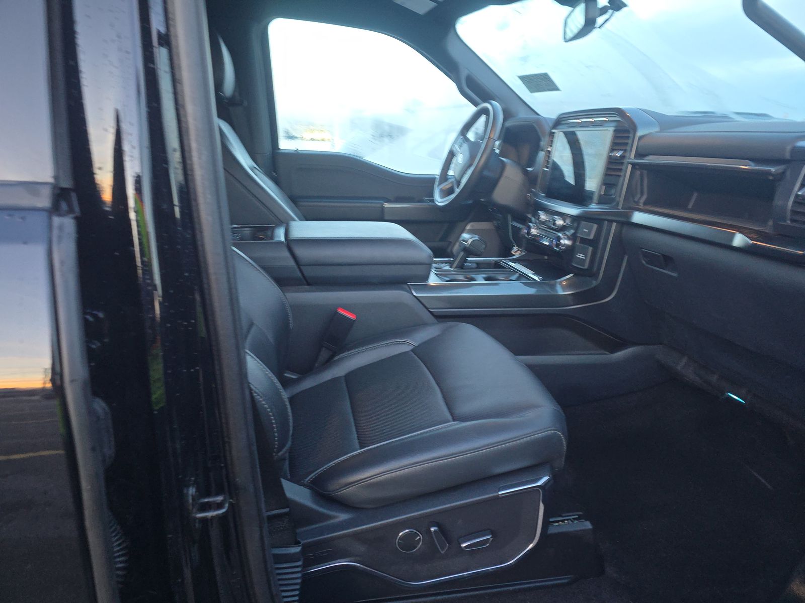 2023 Ford F-150 Lariat AWD