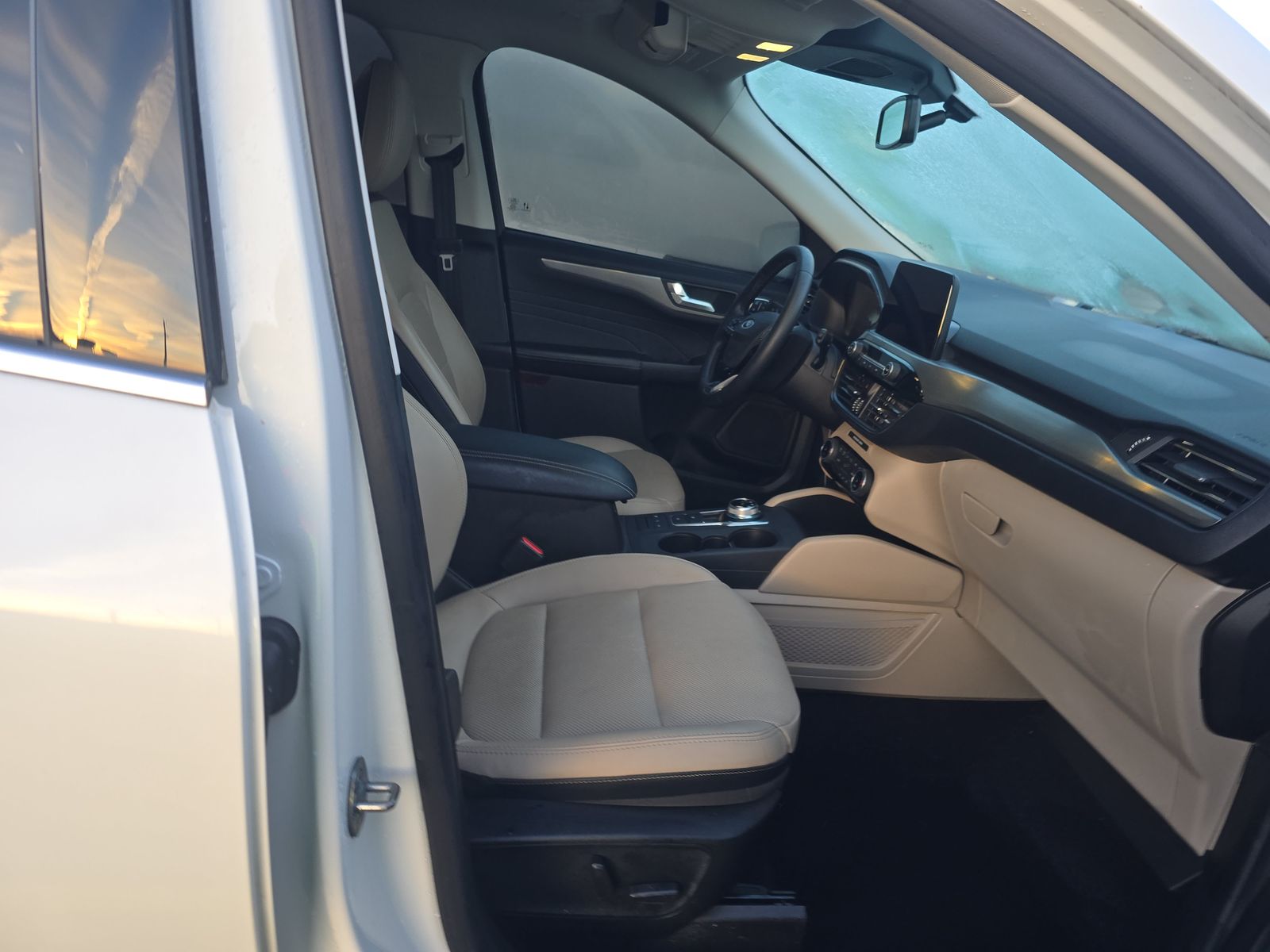 2022 Ford Escape Titanium AWD