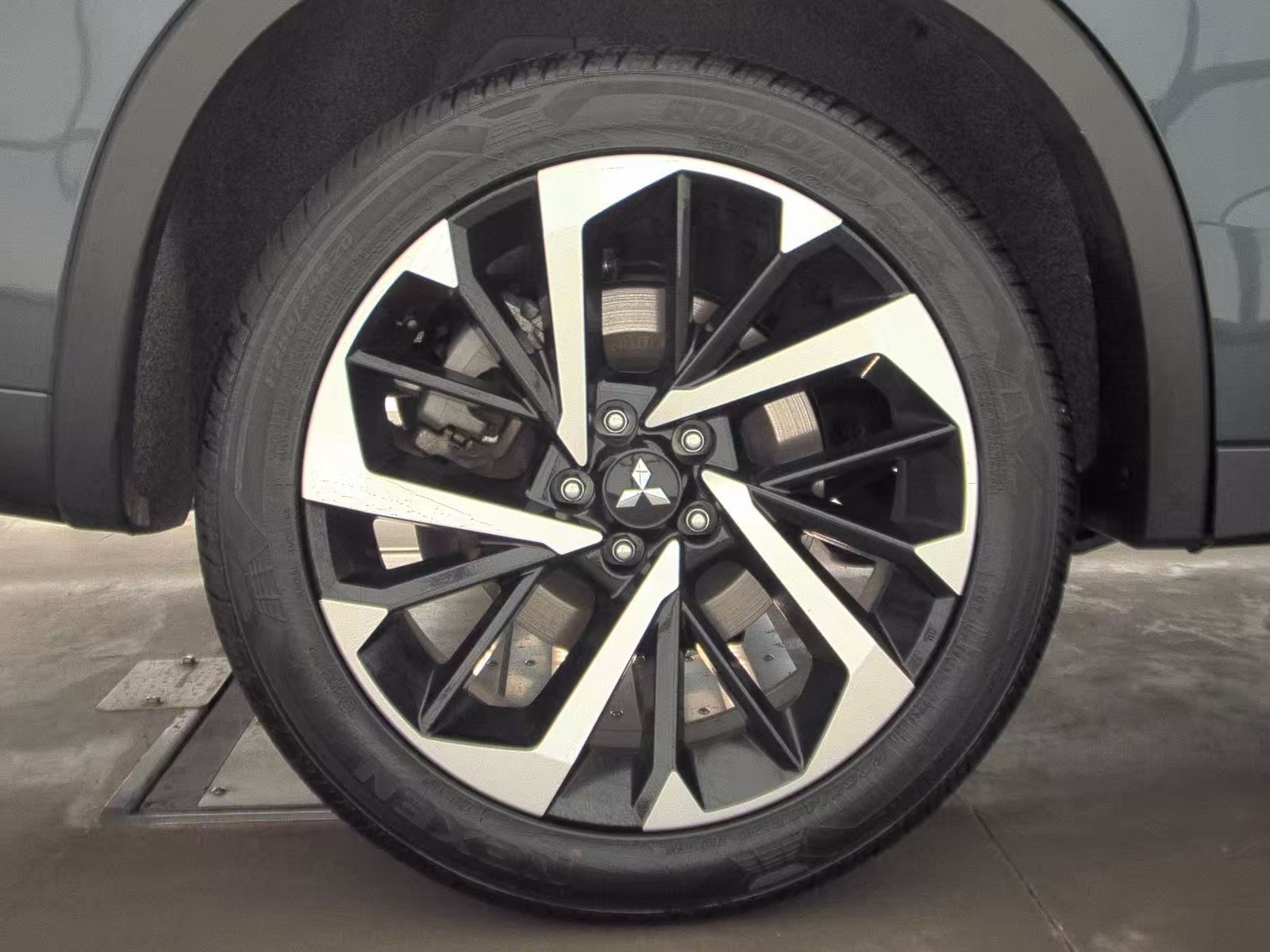 2024 Mitsubishi Outlander SEL FWD