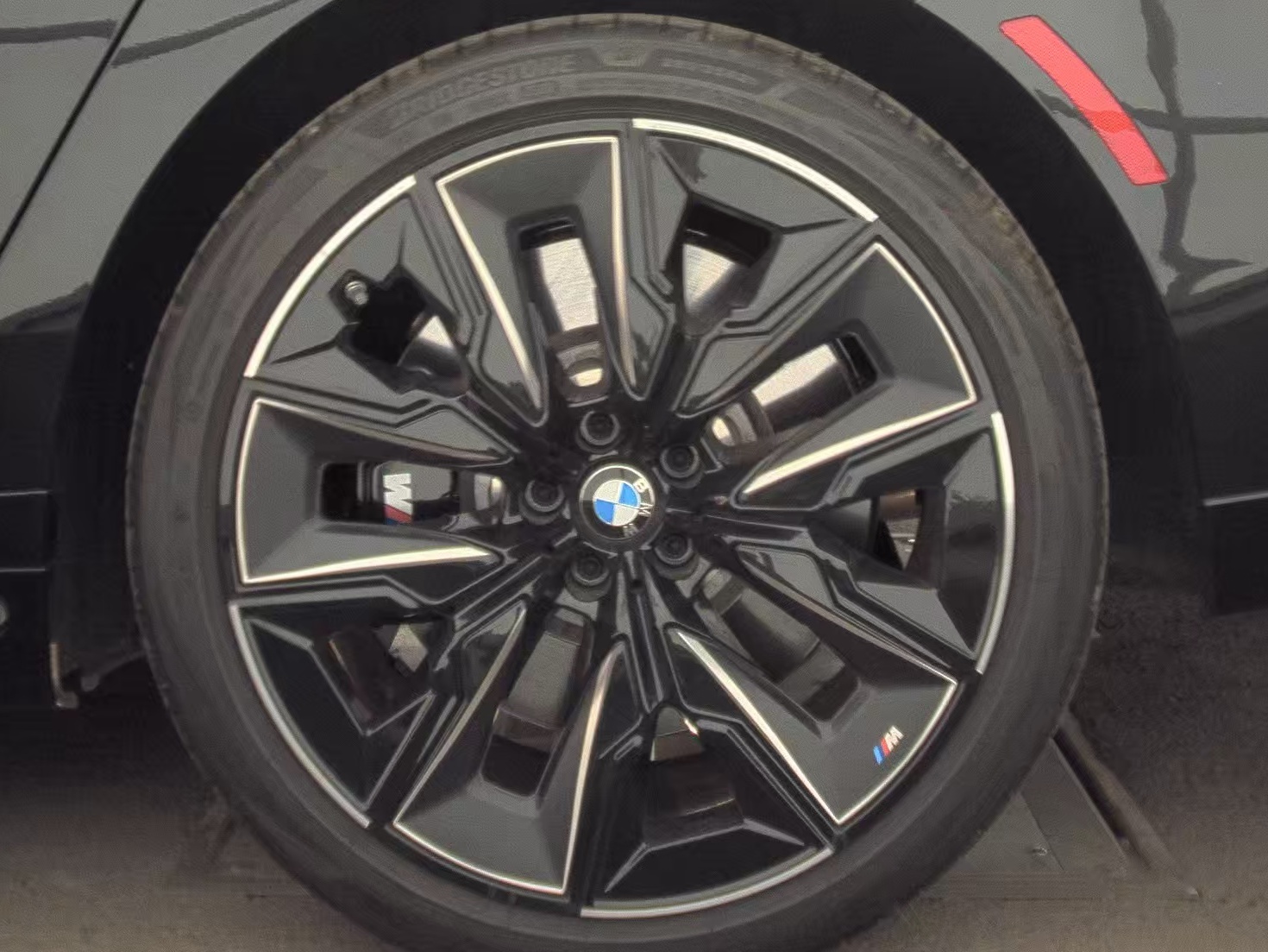 2025 BMW 7 Series 760i xDrive AWD