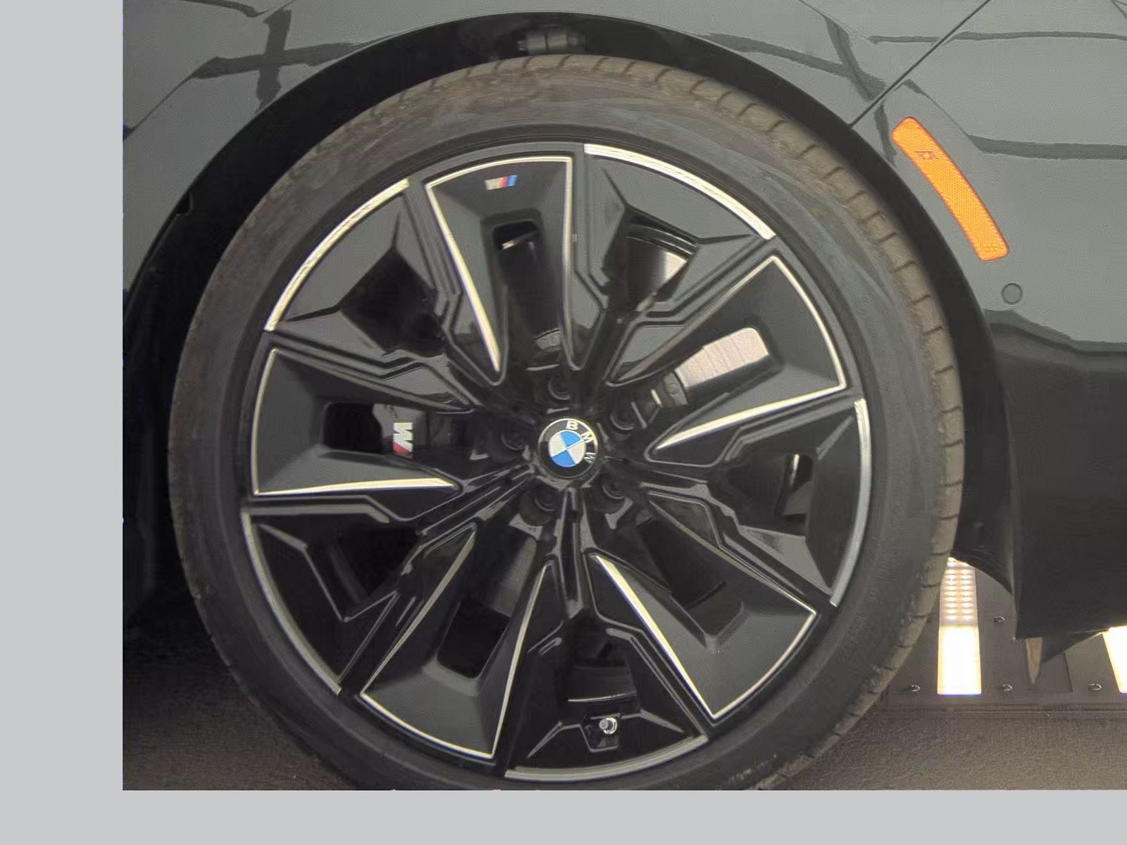 2025 BMW 7 Series 760i xDrive AWD