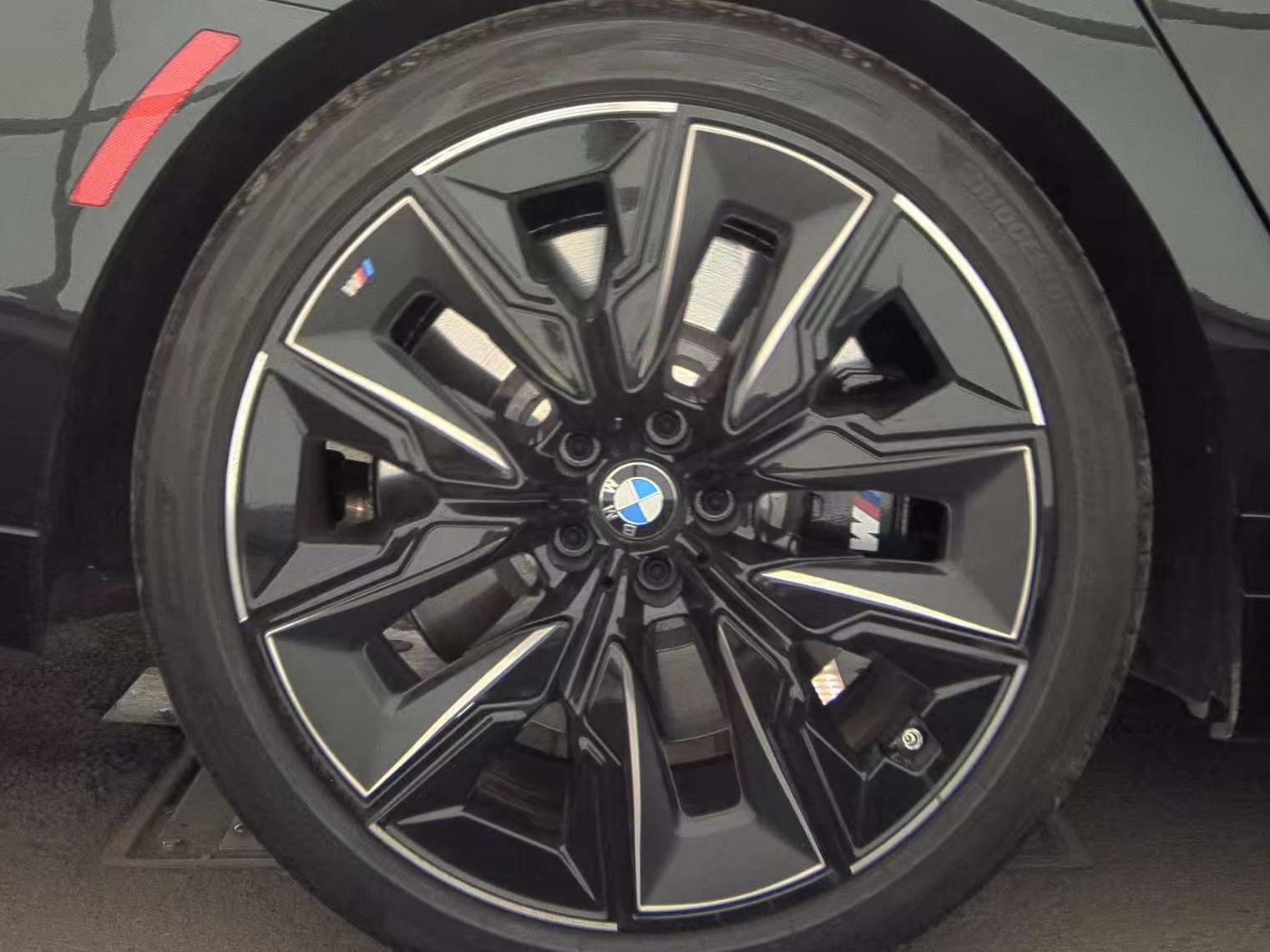 2025 BMW 7 Series 760i xDrive AWD