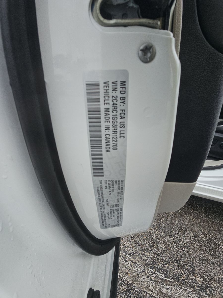 2024 Chrysler Pacifica Limited FWD