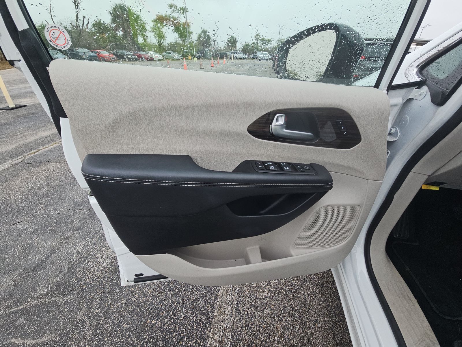 2024 Chrysler Pacifica Limited FWD