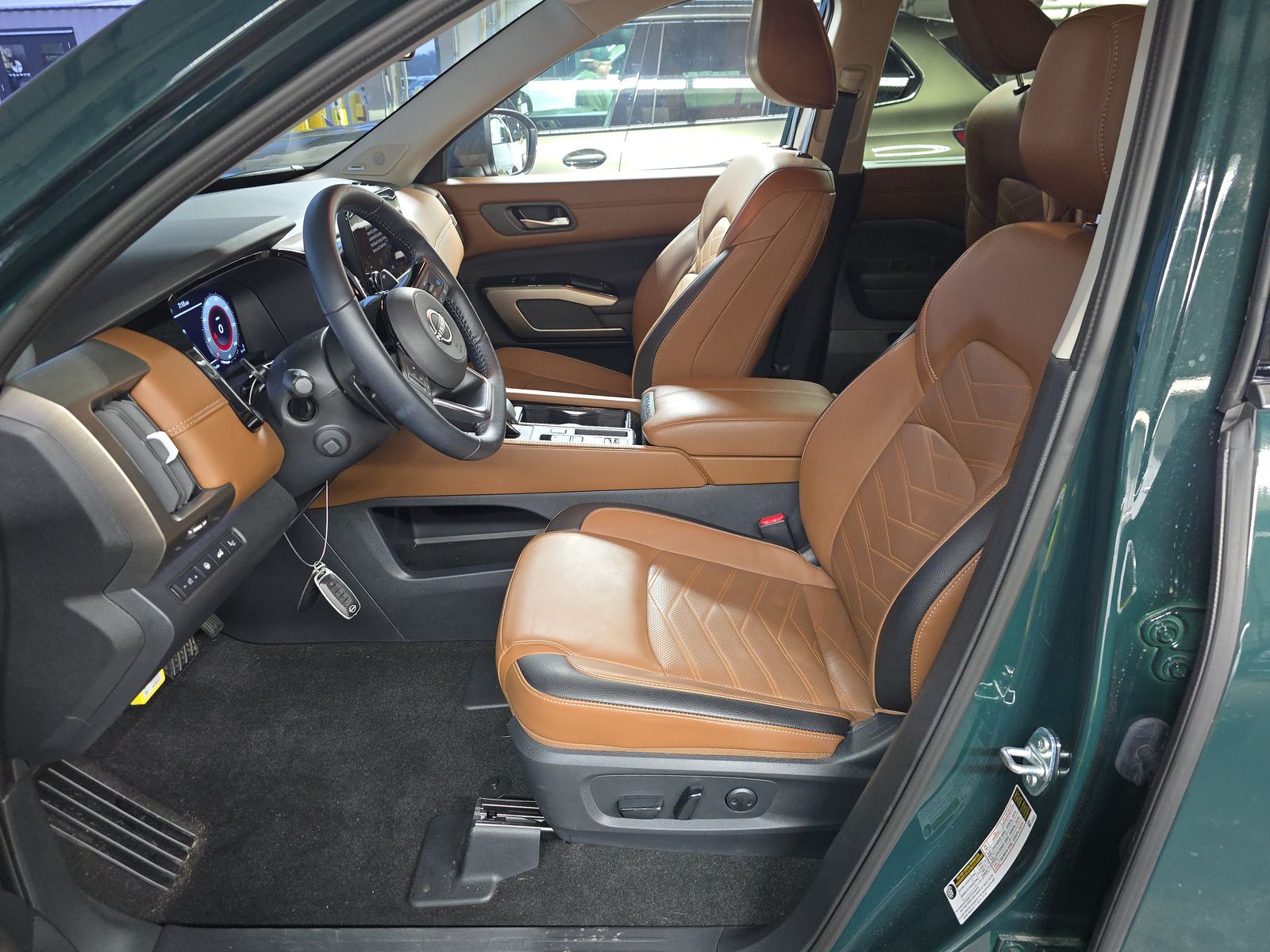 2024 Nissan Pathfinder Platinum FWD