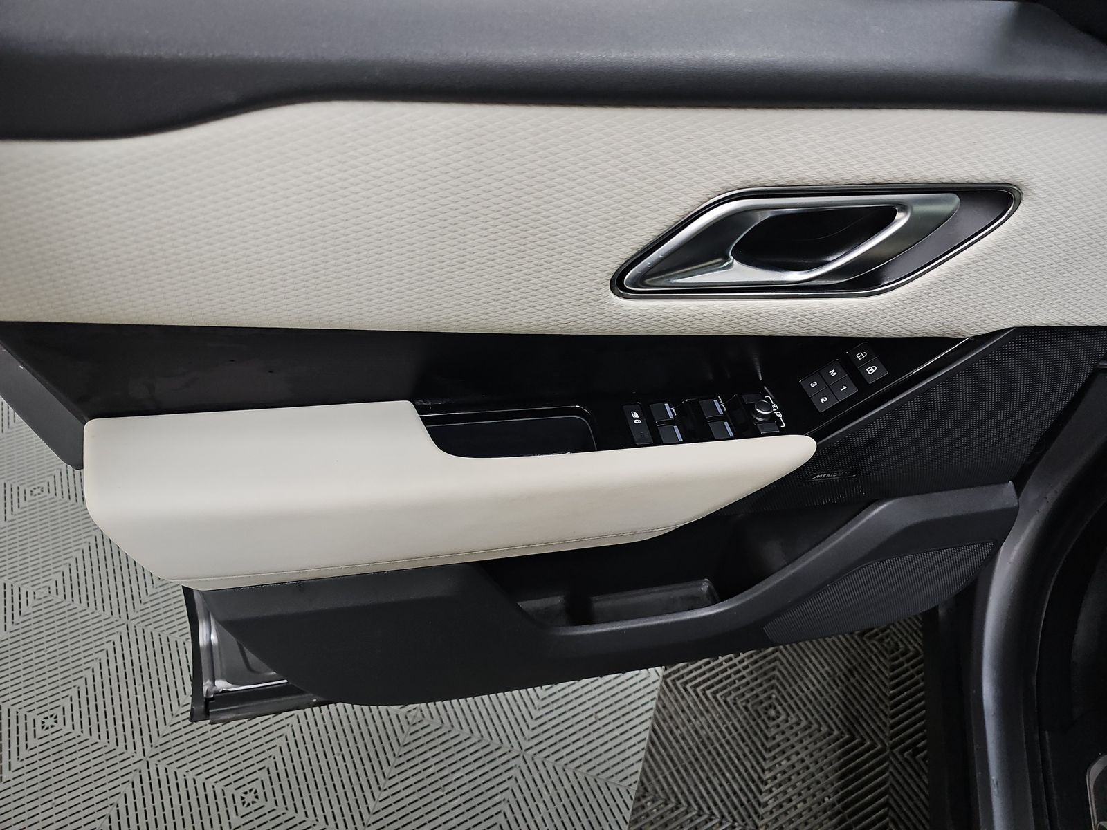 2022 Land Rover Range Rover Velar R-Dynamic S AWD