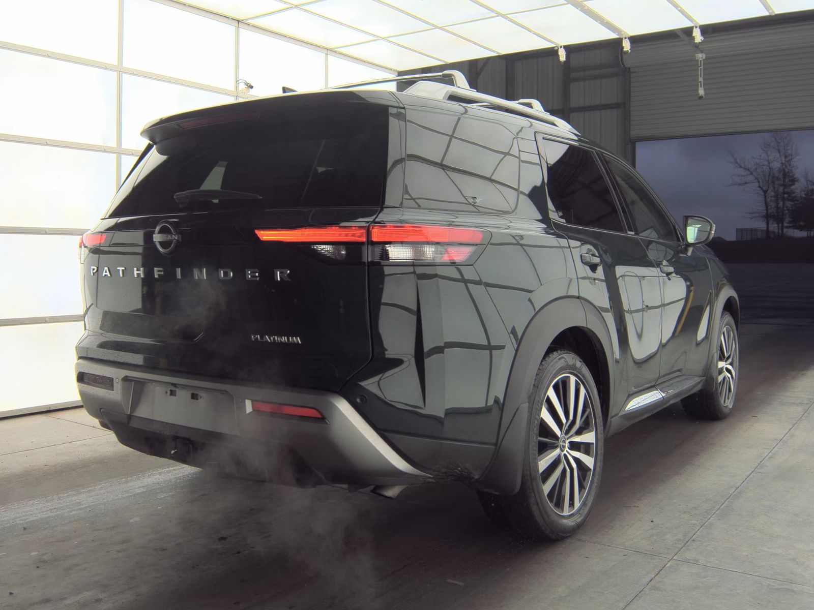 2024 Nissan Pathfinder Platinum FWD
