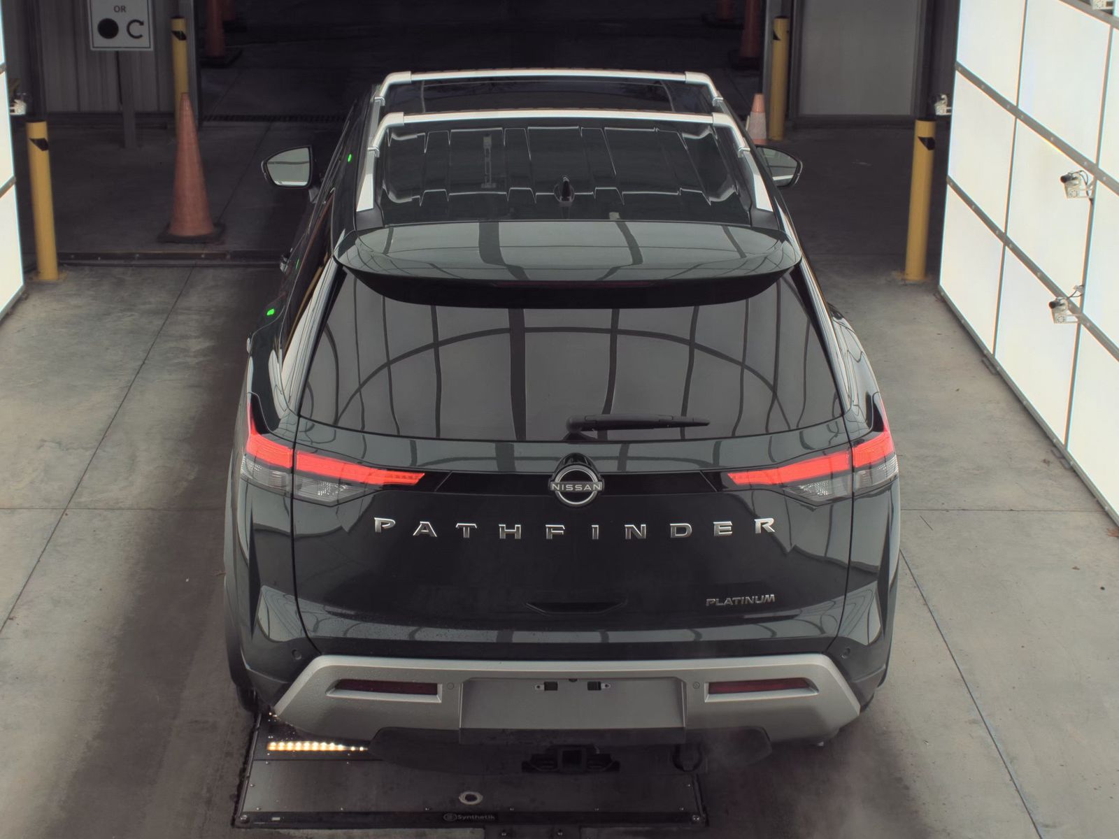 2024 Nissan Pathfinder Platinum FWD