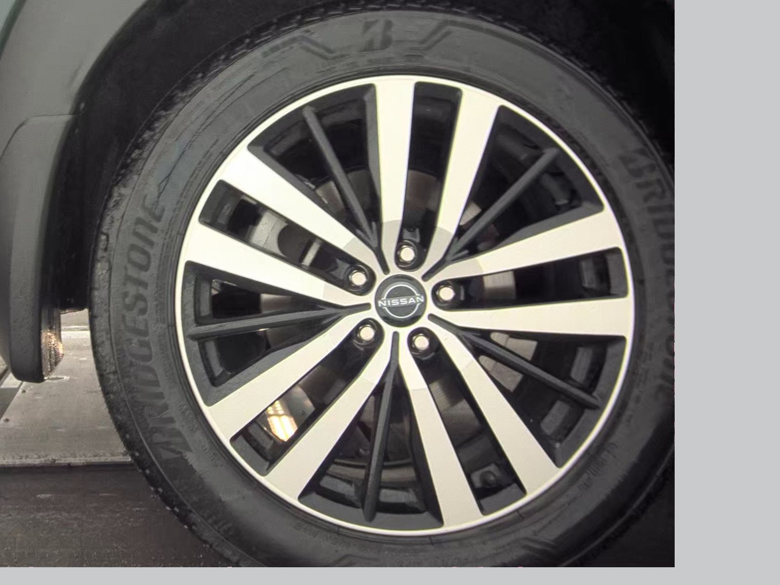 2024 Nissan Pathfinder Platinum FWD