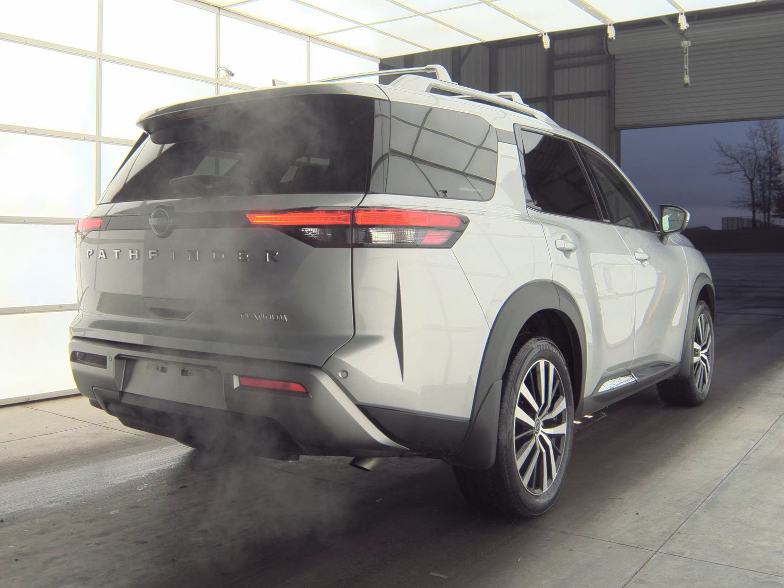 2024 Nissan Pathfinder Platinum FWD
