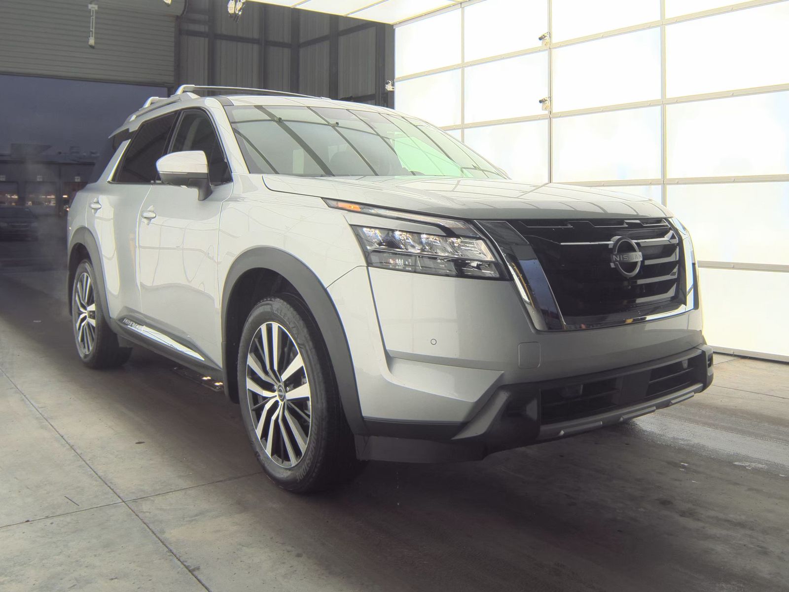 2024 Nissan Pathfinder Platinum FWD