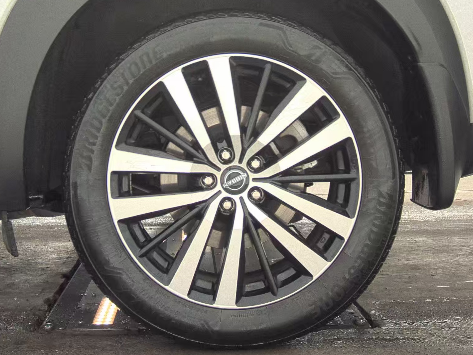 2024 Nissan Pathfinder Platinum FWD