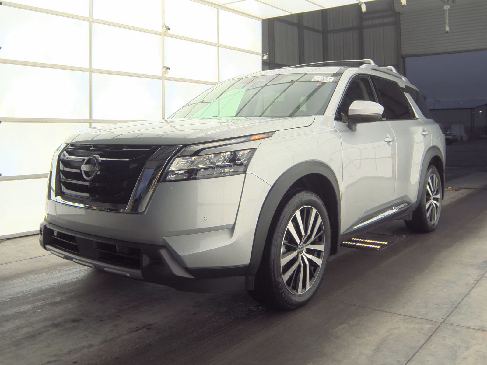 2024 Nissan Pathfinder Platinum FWD