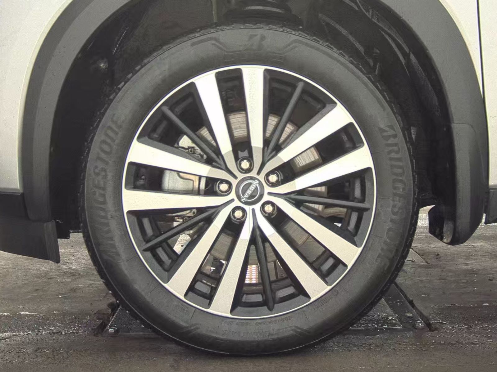 2024 Nissan Pathfinder Platinum FWD