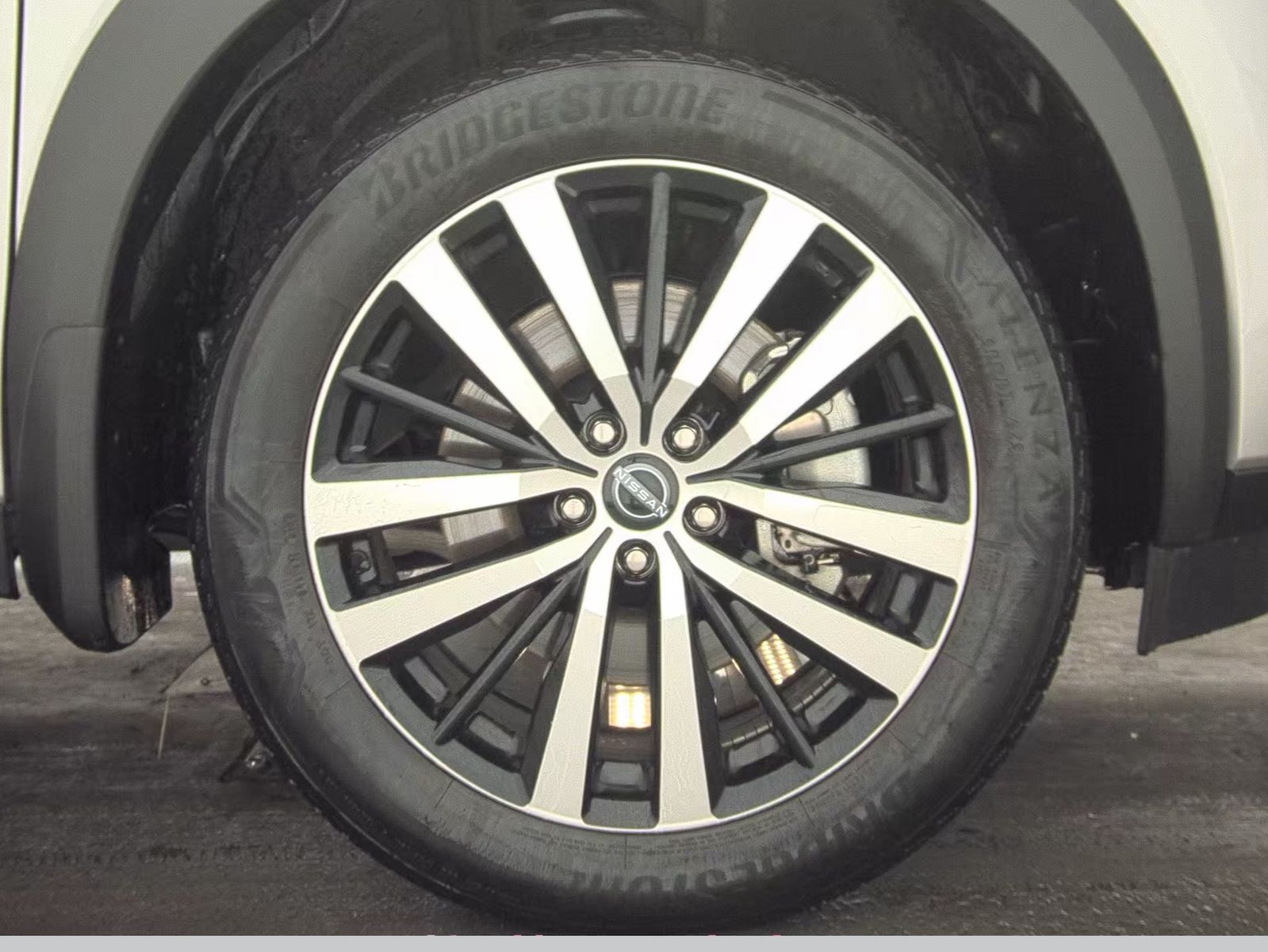 2024 Nissan Pathfinder Platinum FWD