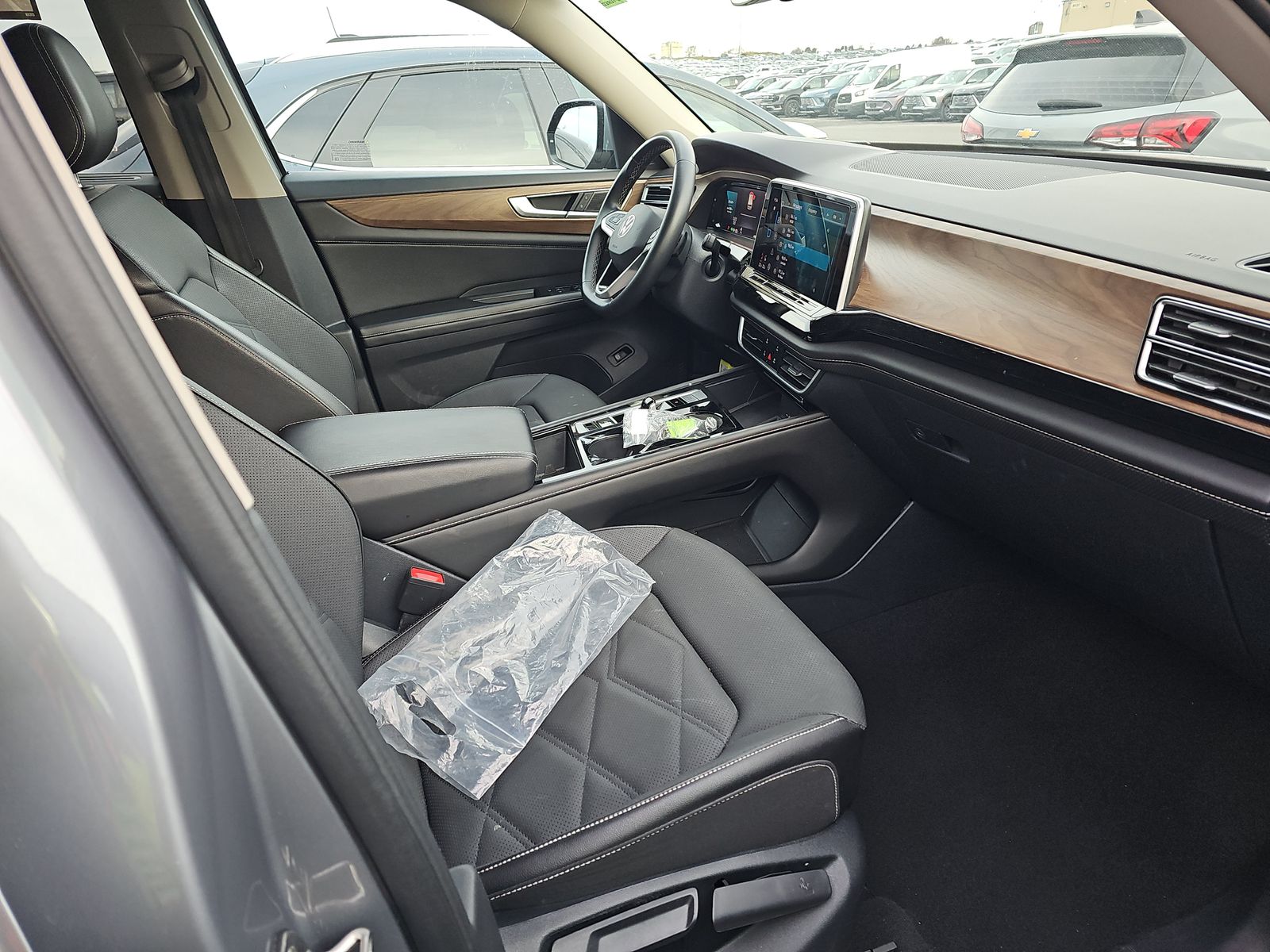 2024 Volkswagen Atlas 2.0T SE AWD