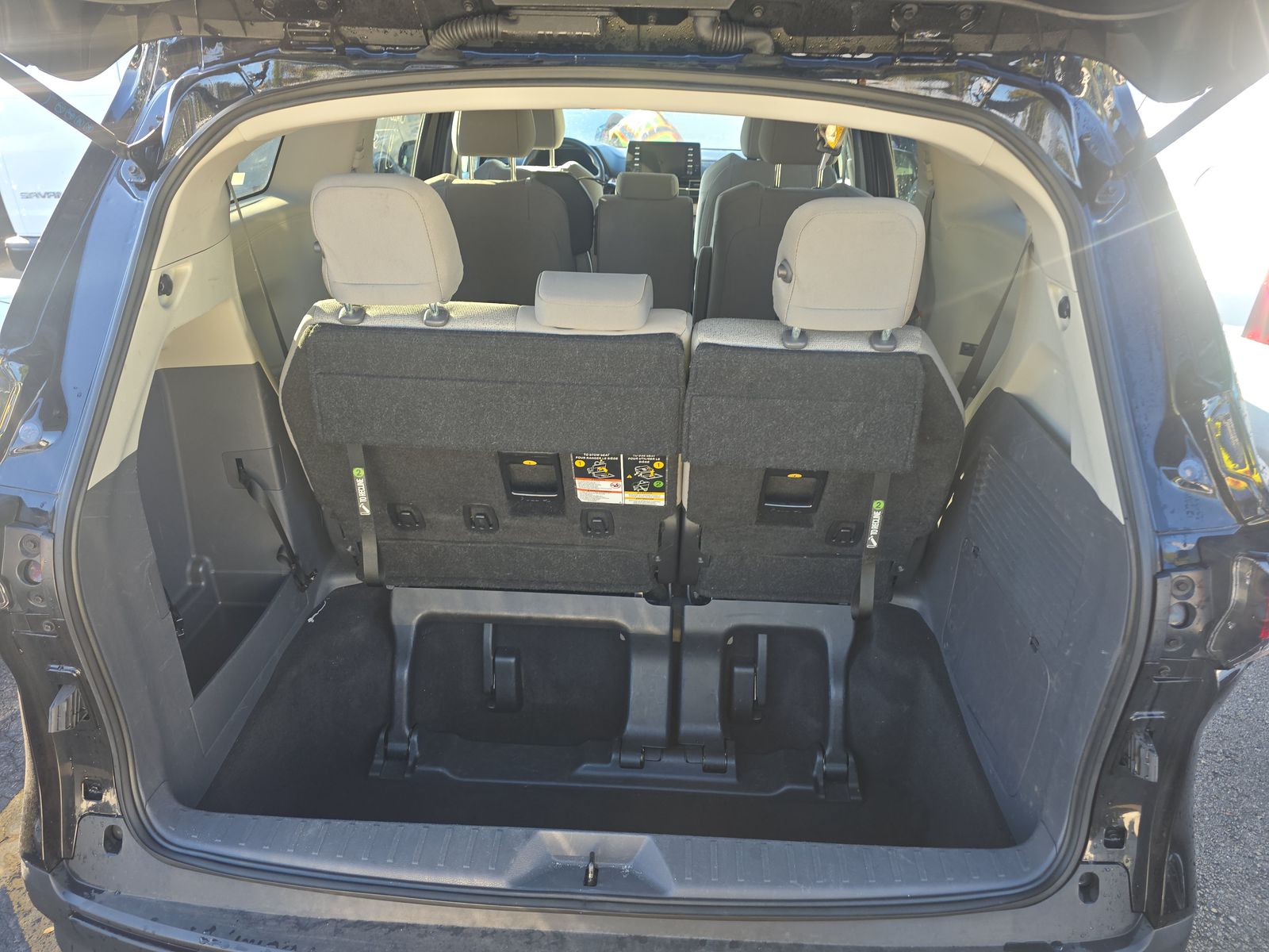 2024 Toyota Sienna LE FWD