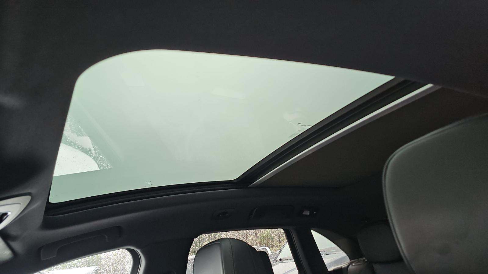 2022 Porsche Macan Base AWD