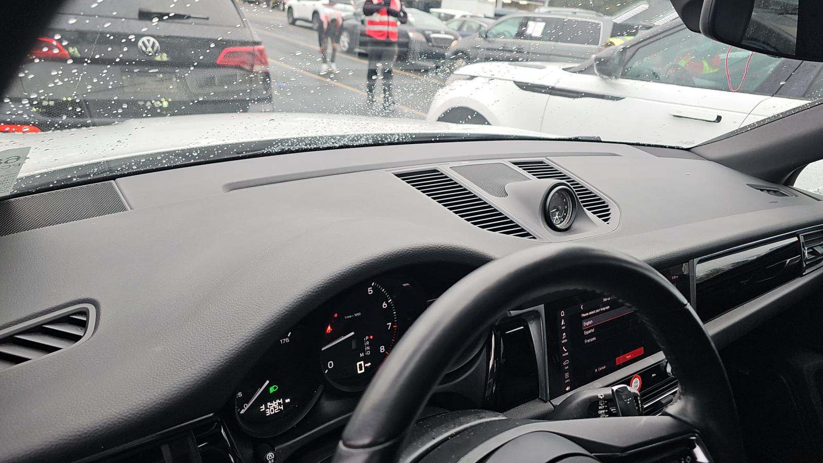 2022 Porsche Macan Base AWD