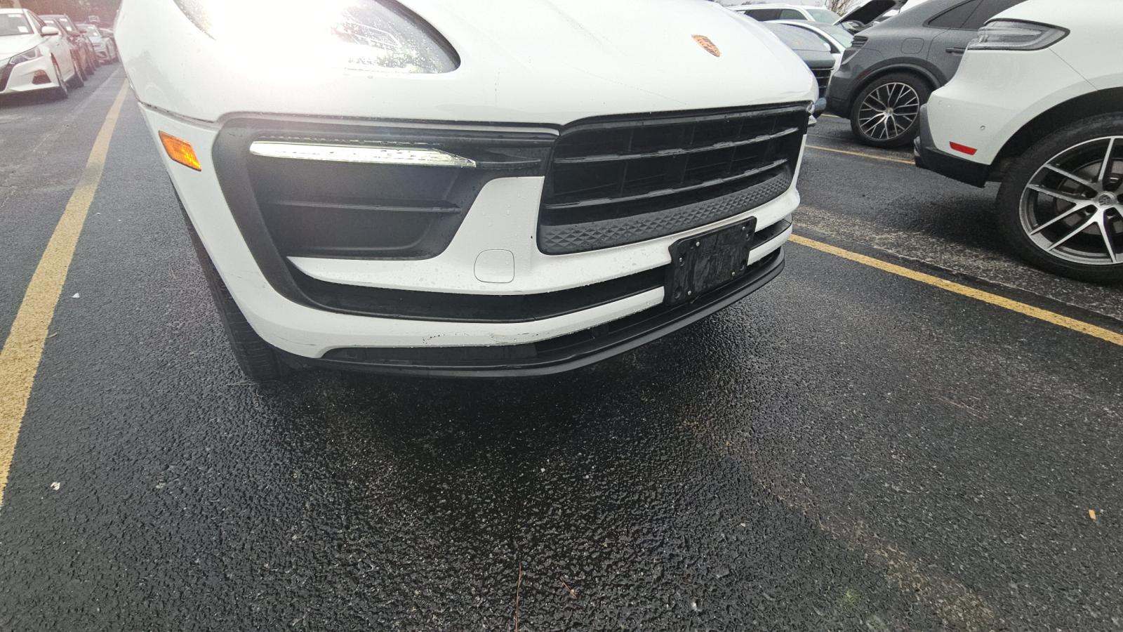 2022 Porsche Macan Base AWD