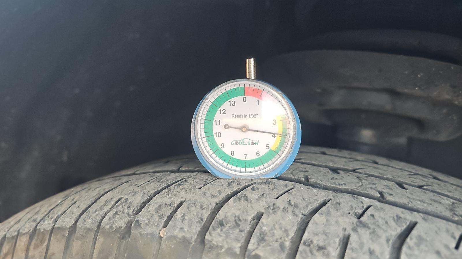 2024 Toyota Sienna LE FWD