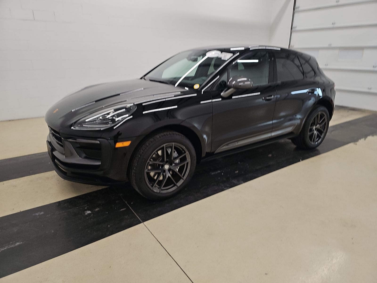 2023 Porsche Macan T's photo