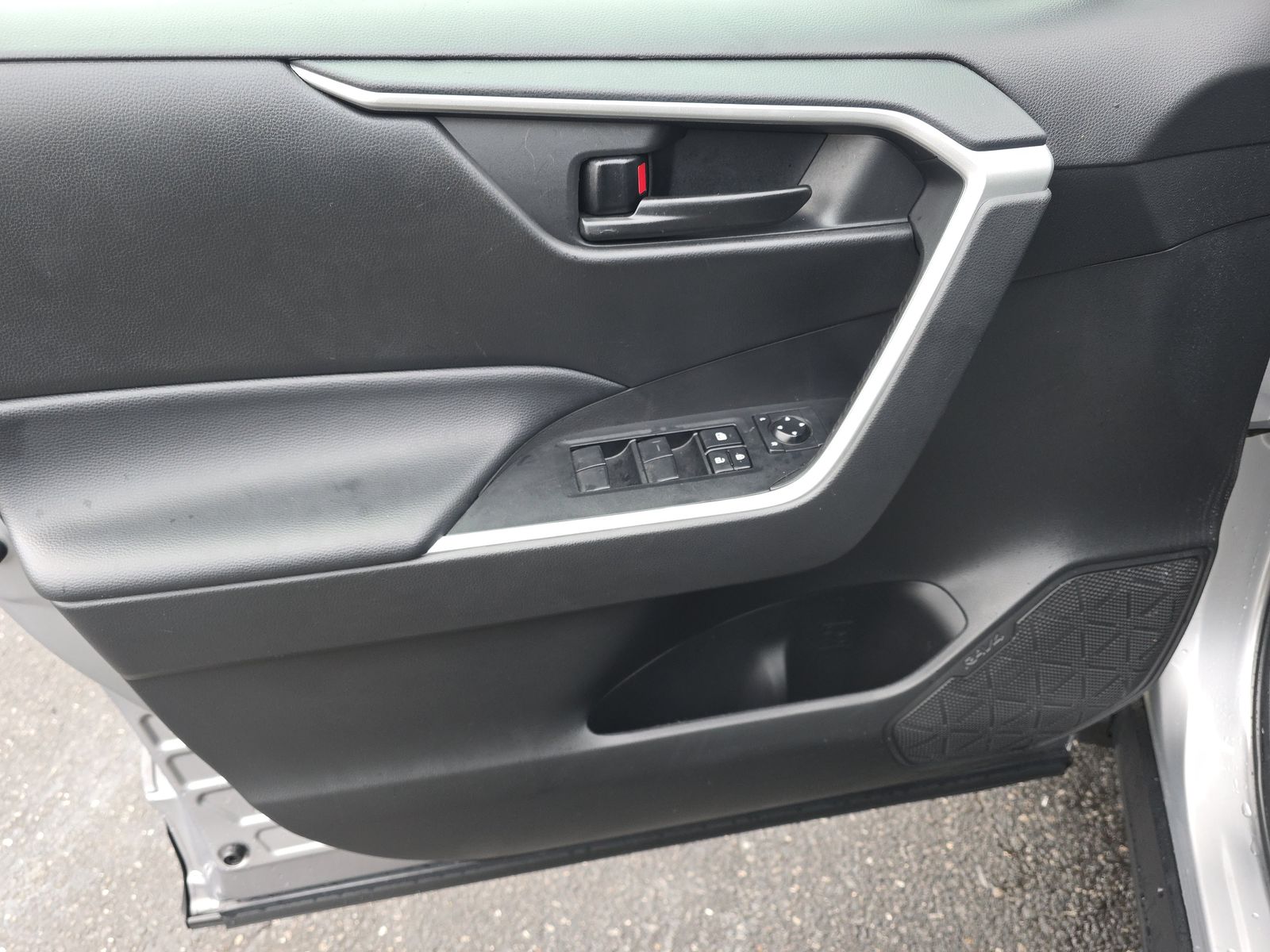 2023 Toyota RAV4 LE FWD