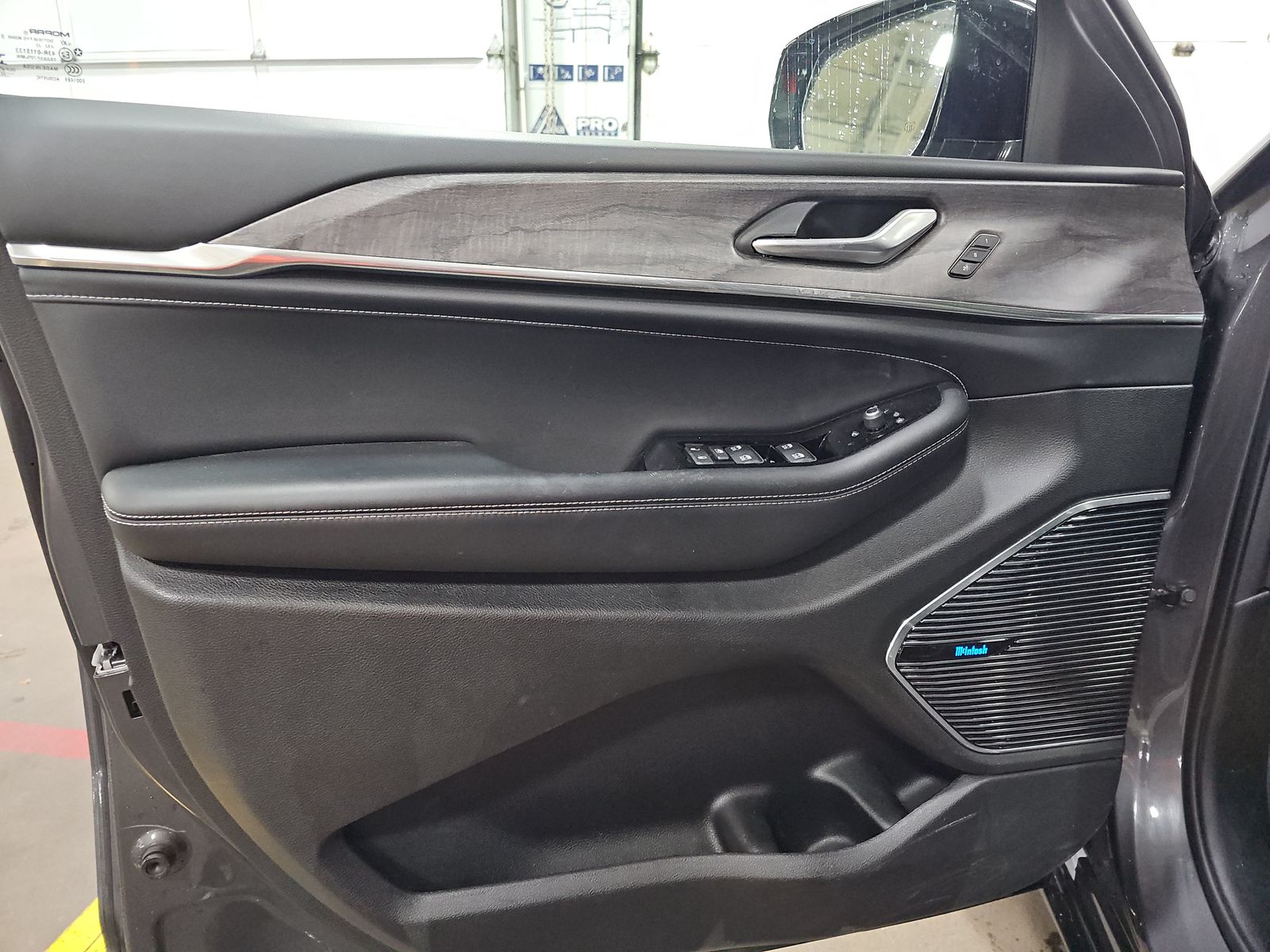 2022 Jeep Grand Cherokee Overland AWD