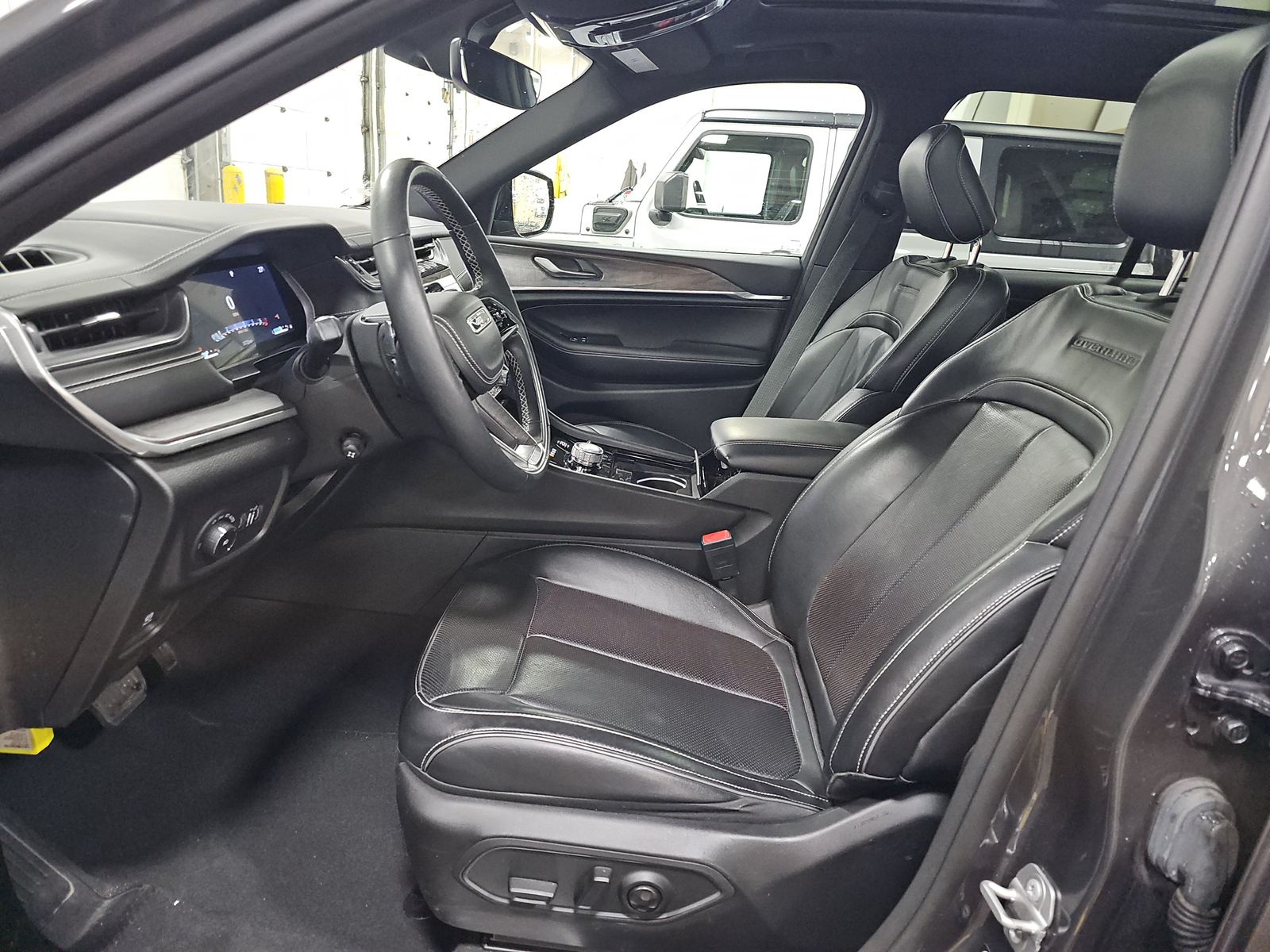 2022 Jeep Grand Cherokee Overland AWD