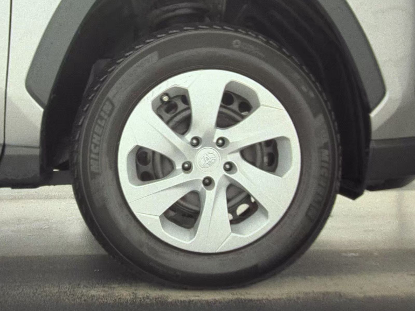 2023 Toyota RAV4 LE FWD